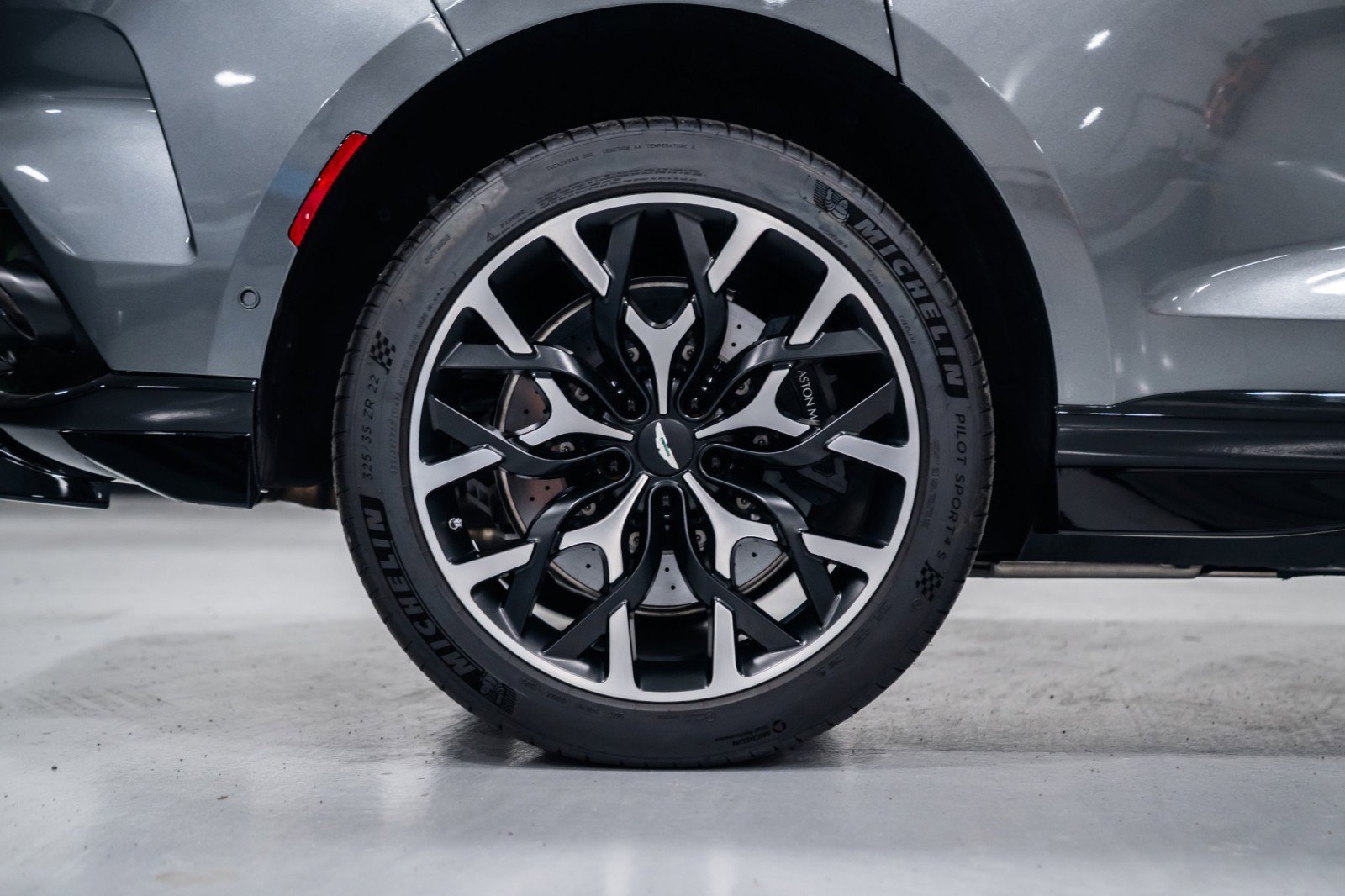 Used 2023 Aston Martin DBX 707 image 45