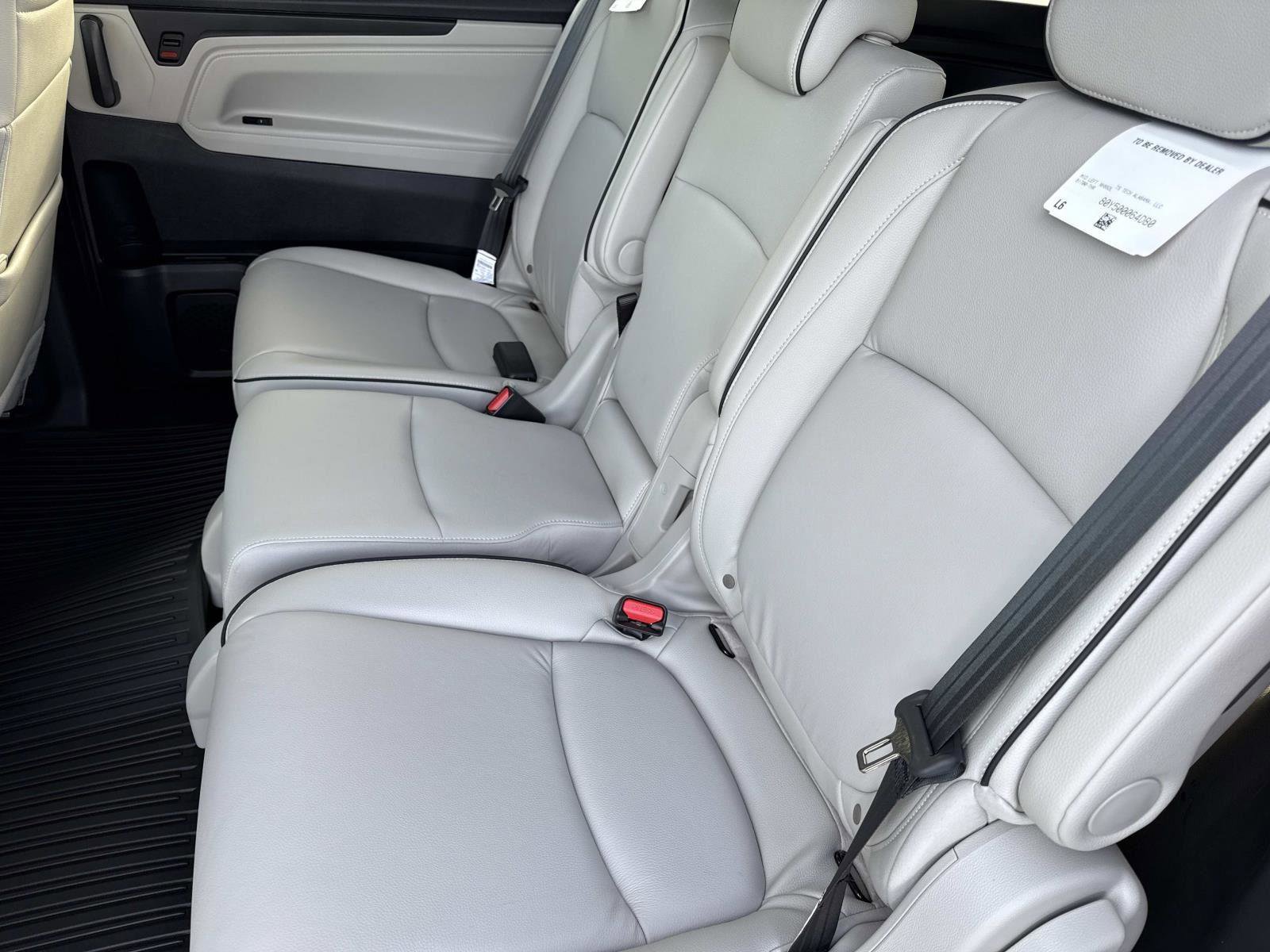 New 2026 Honda Odyssey Touring image 13