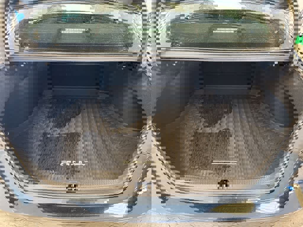 Used 2020 Toyota Camry LE image 33