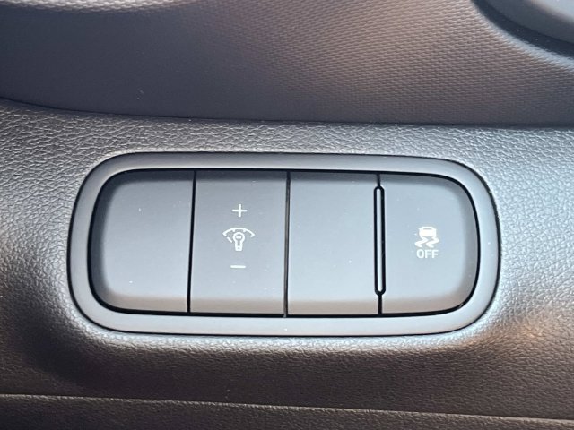 New 2026 Hyundai Venue SEL FWD image 32
