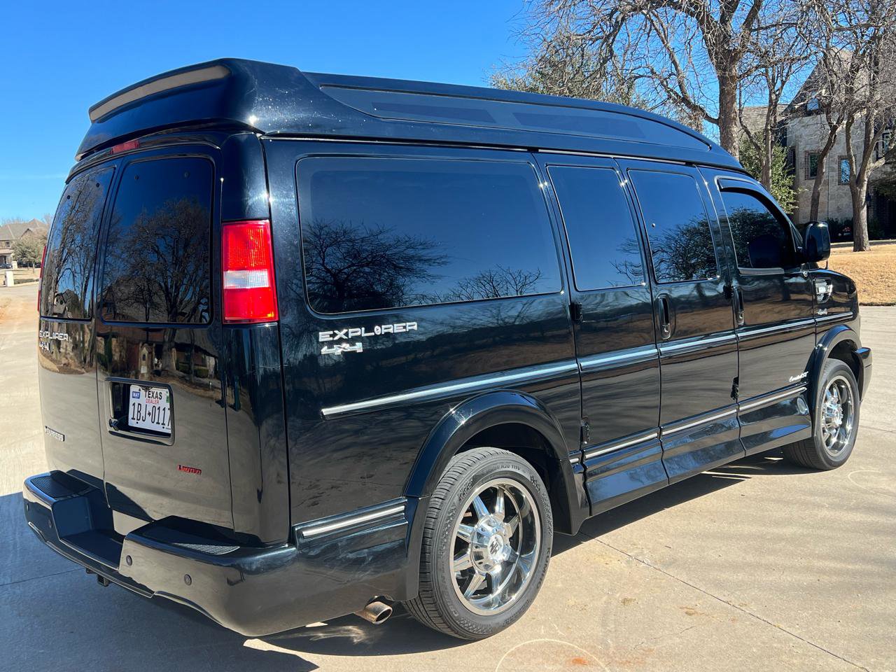 Used 2017 Chevrolet Express 2500 image 14