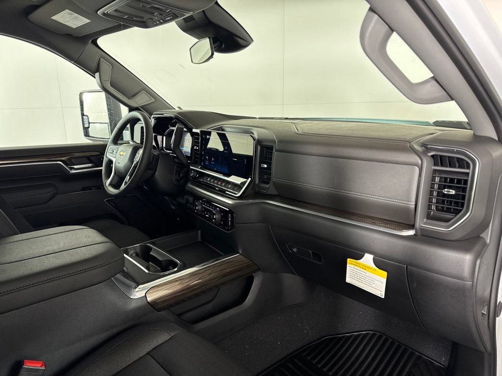 New 2026 Chevrolet Silverado 3500 LT AWD/4WD image 32