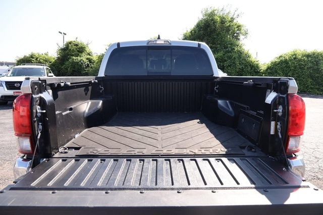Used 2023 Toyota Tacoma SR5 AWD/4WD image 7