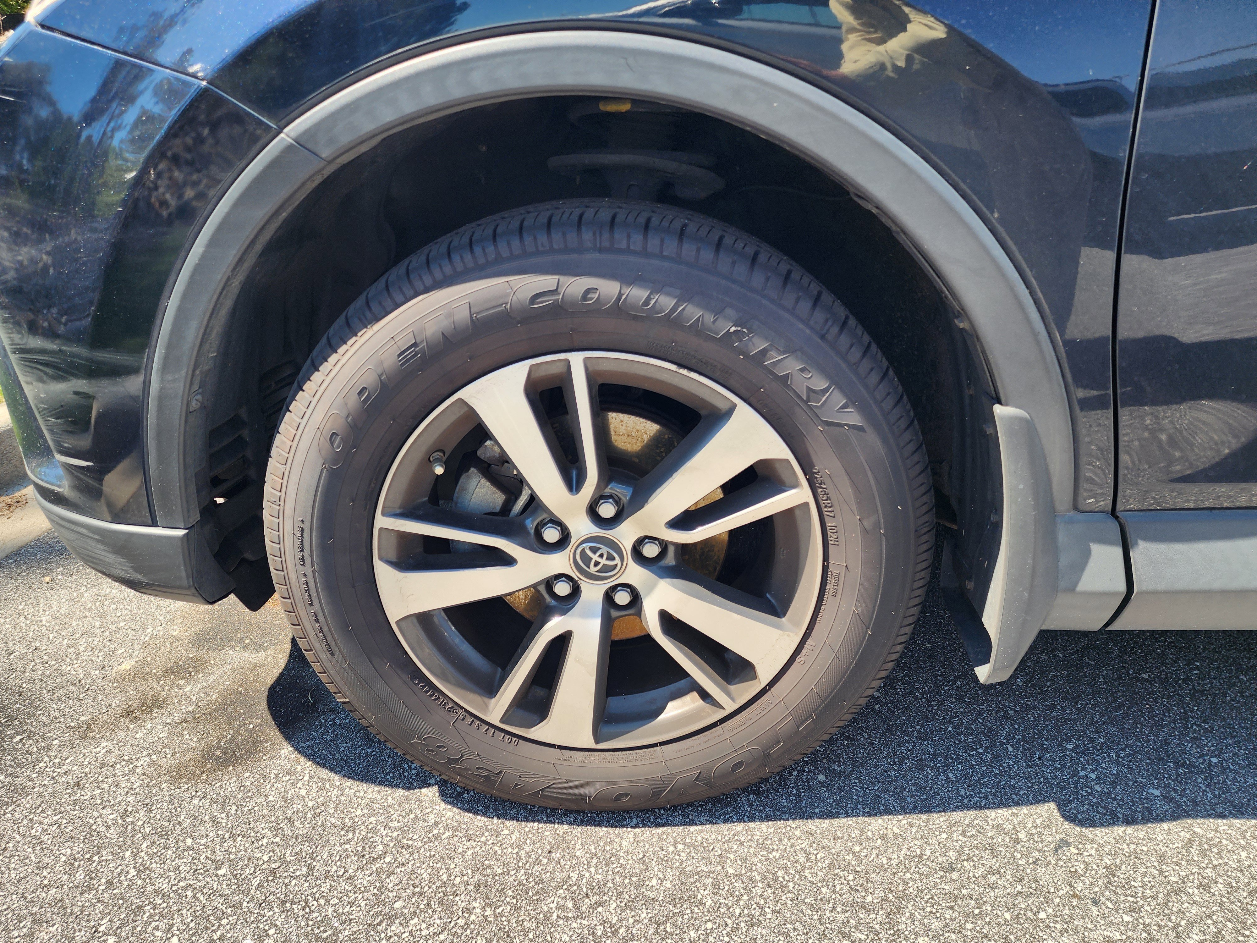 Used 2017 Toyota RAV4 XLE AWD/4WD image 7