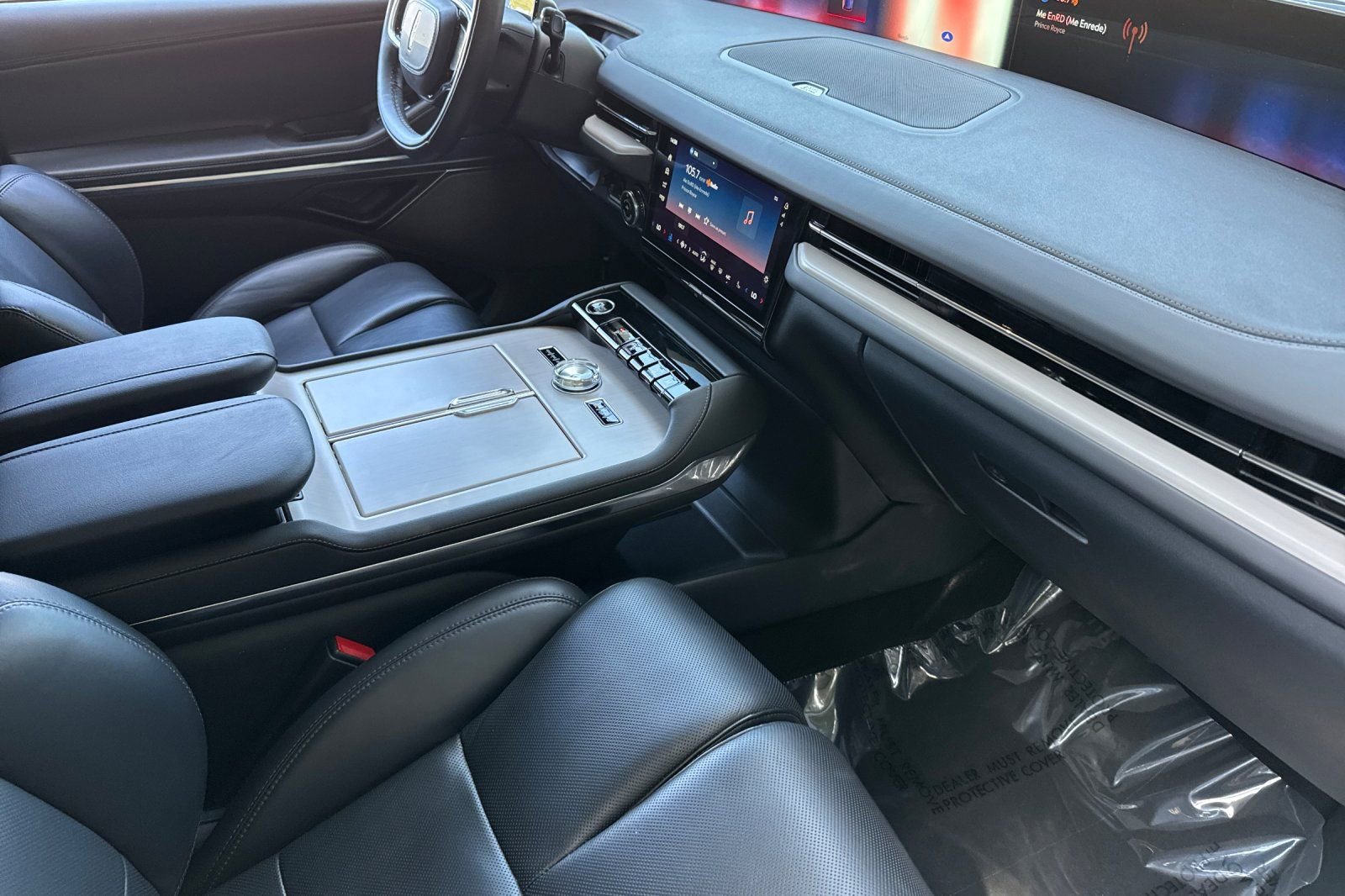 Certified 2025 Lincoln Navigator L Reserve image 15
