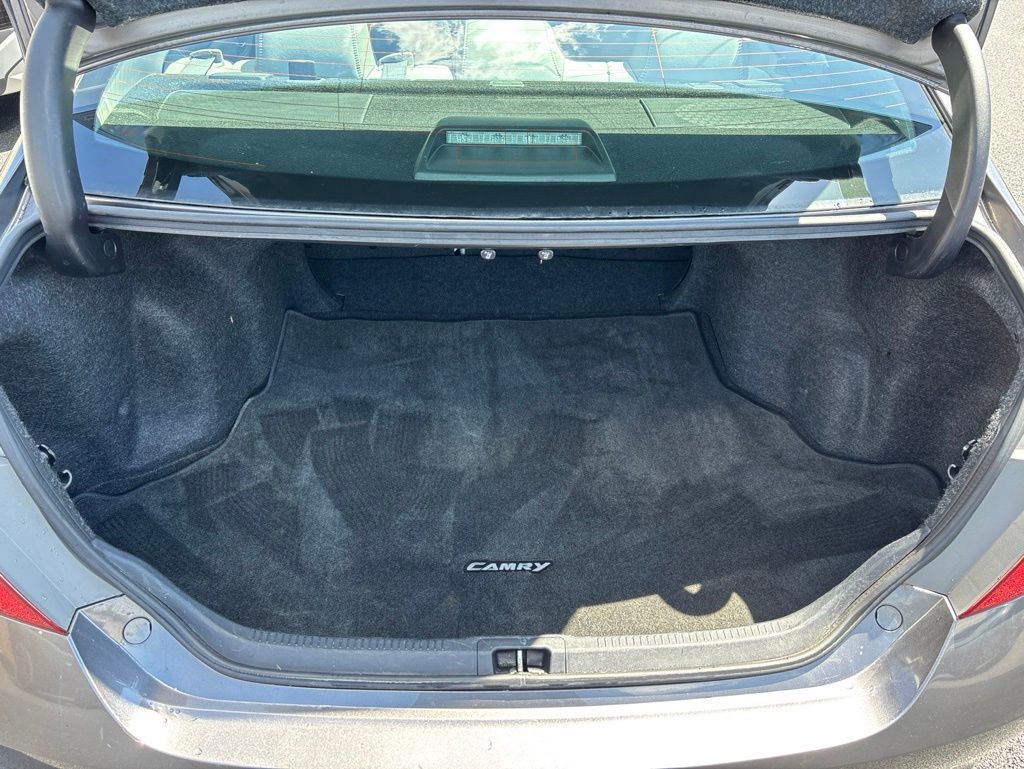 Used 2017 Toyota Camry XLE w/ Moonroof Package FWD image 26