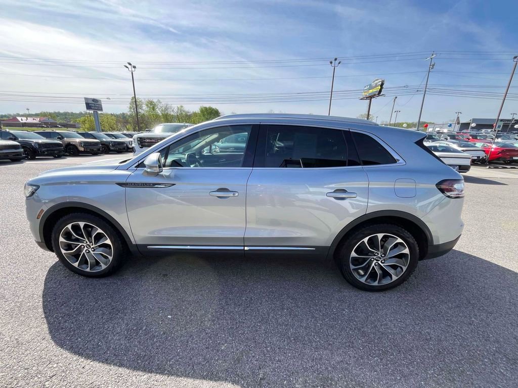 Used 2022 Lincoln Nautilus Reserve w/ Luxury Package image 32