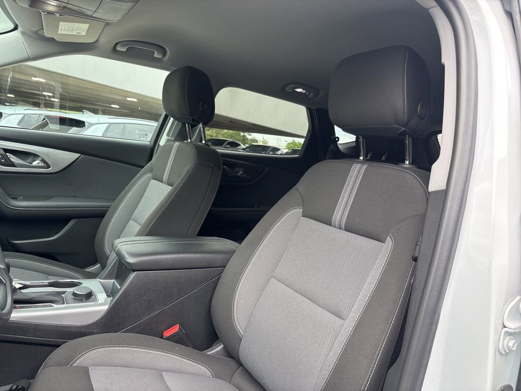 Used 2025 Chevrolet Blazer LT FWD image 13