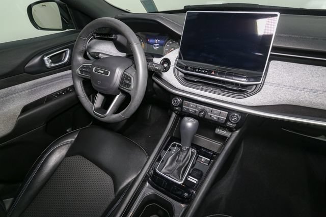 Used 2023 Jeep Compass Latitude w/ Convenience Group AWD/4WD image 19
