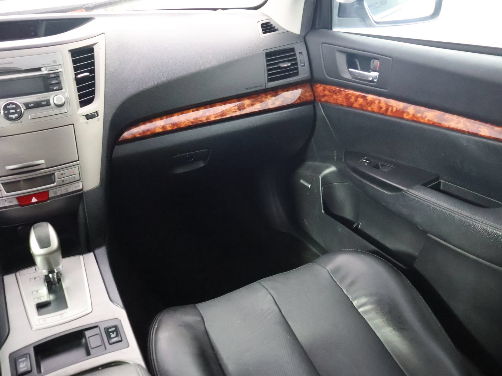 Used 2011 Subaru Outback 2.5i Limited w/ PWR Moonroof Pkg AWD/4WD image 30