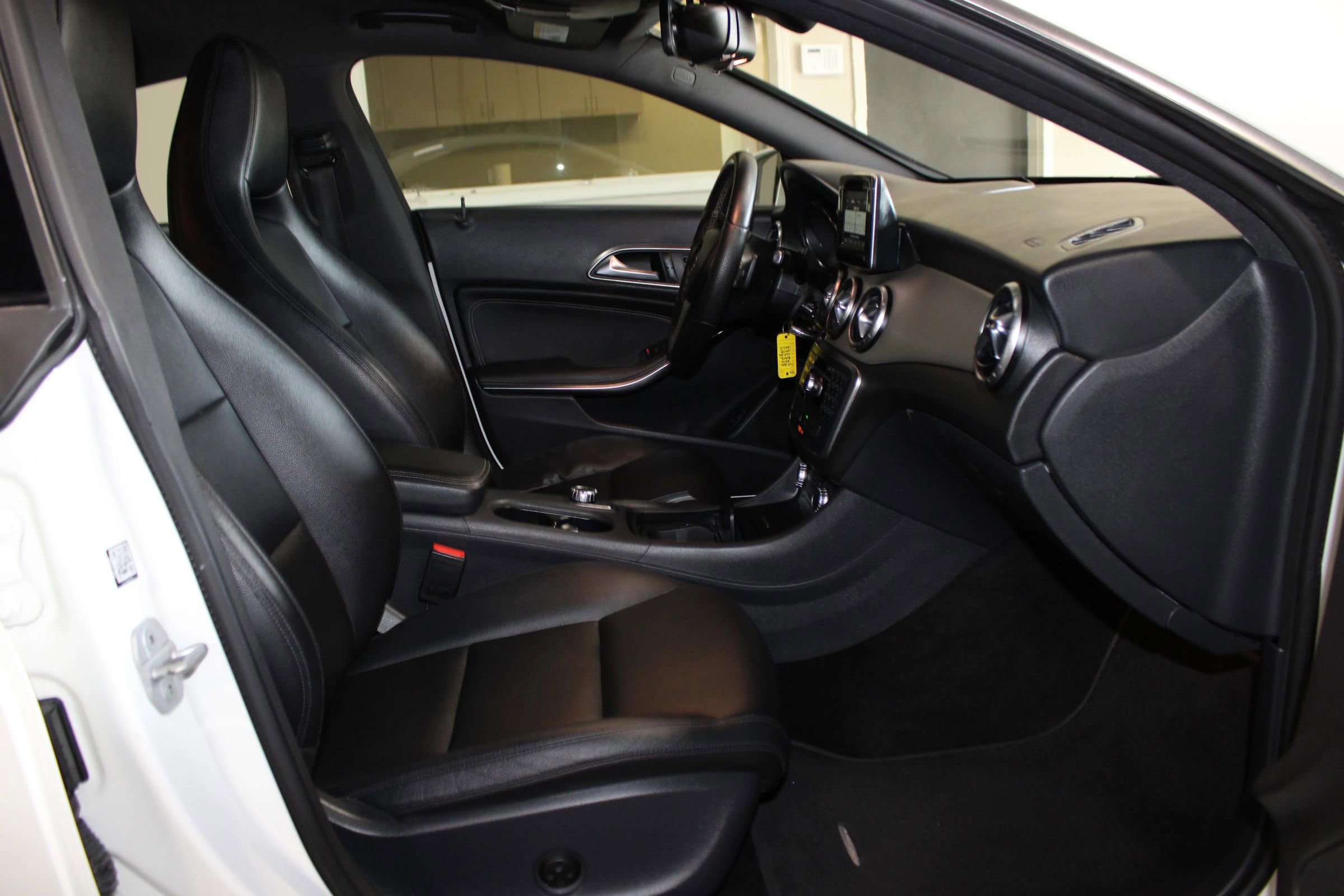 Used 2014 Mercedes-Benz CLA 250 image 21