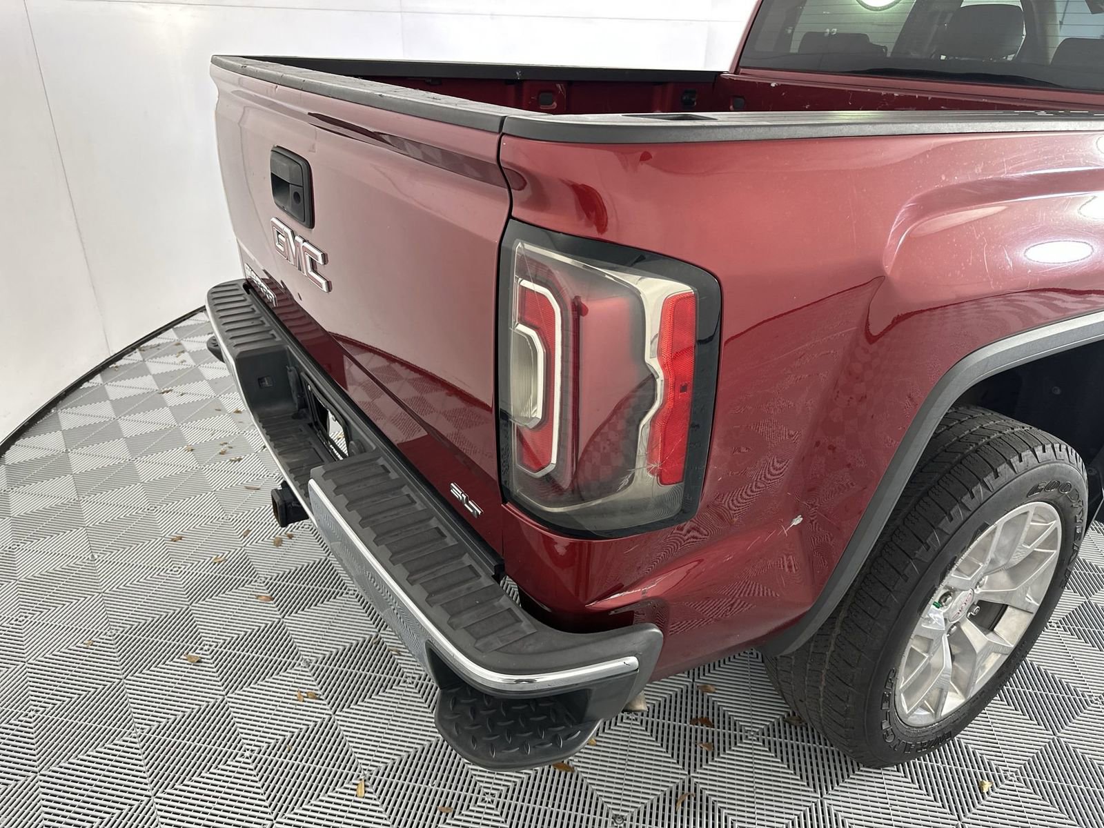 Used 2018 GMC Sierra 1500 SLT w/ SLT Premium Package image 26