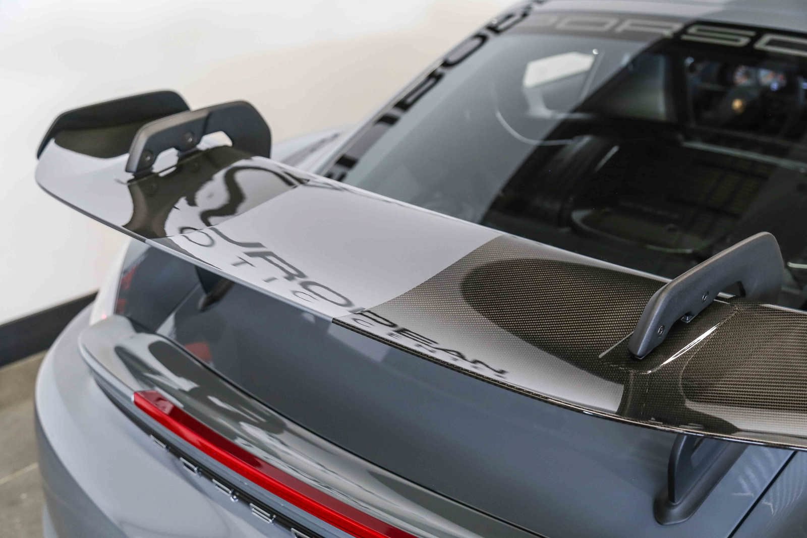 Used 2025 Porsche 718 Cayman GT4 RS w/ Weissach Package RWD image 28