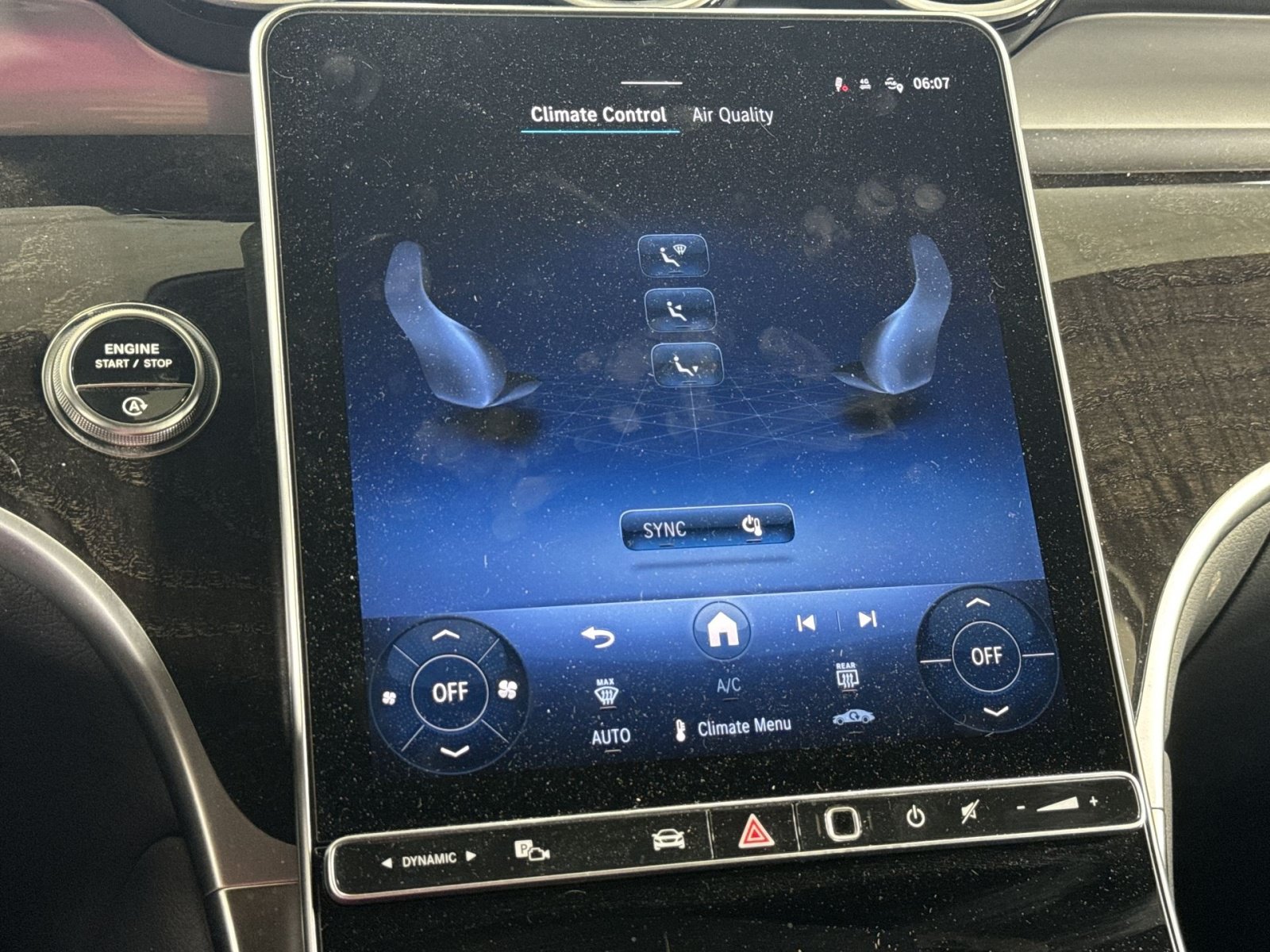 Used 2025 Mercedes-Benz GLC 300 4MATIC image 33