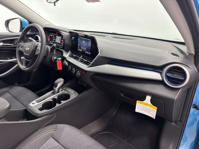 New 2026 Chevrolet Trax LS w/ LS Convenience Package FWD image 26