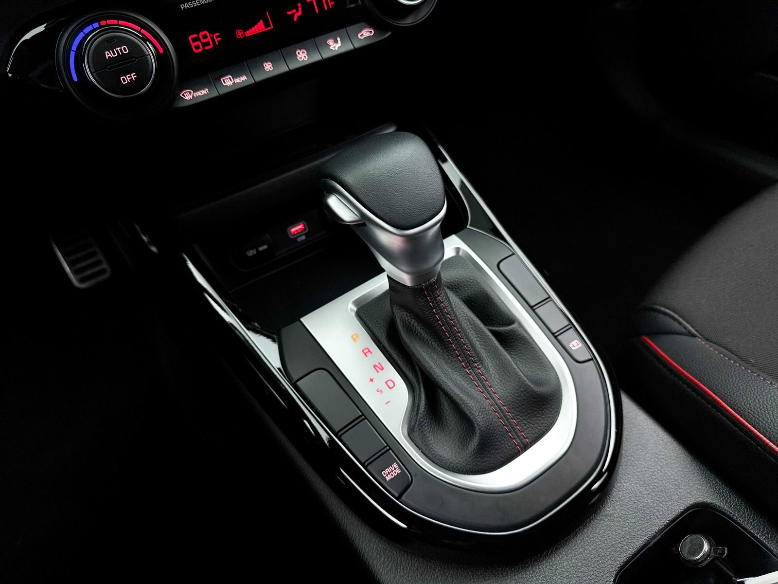 Used 2024 Kia Forte GT image 27