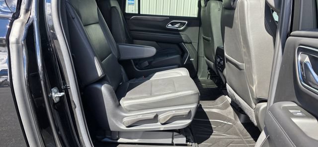 Used 2022 Chevrolet Suburban Z71 w/ Luxury Package AWD/4WD image 17