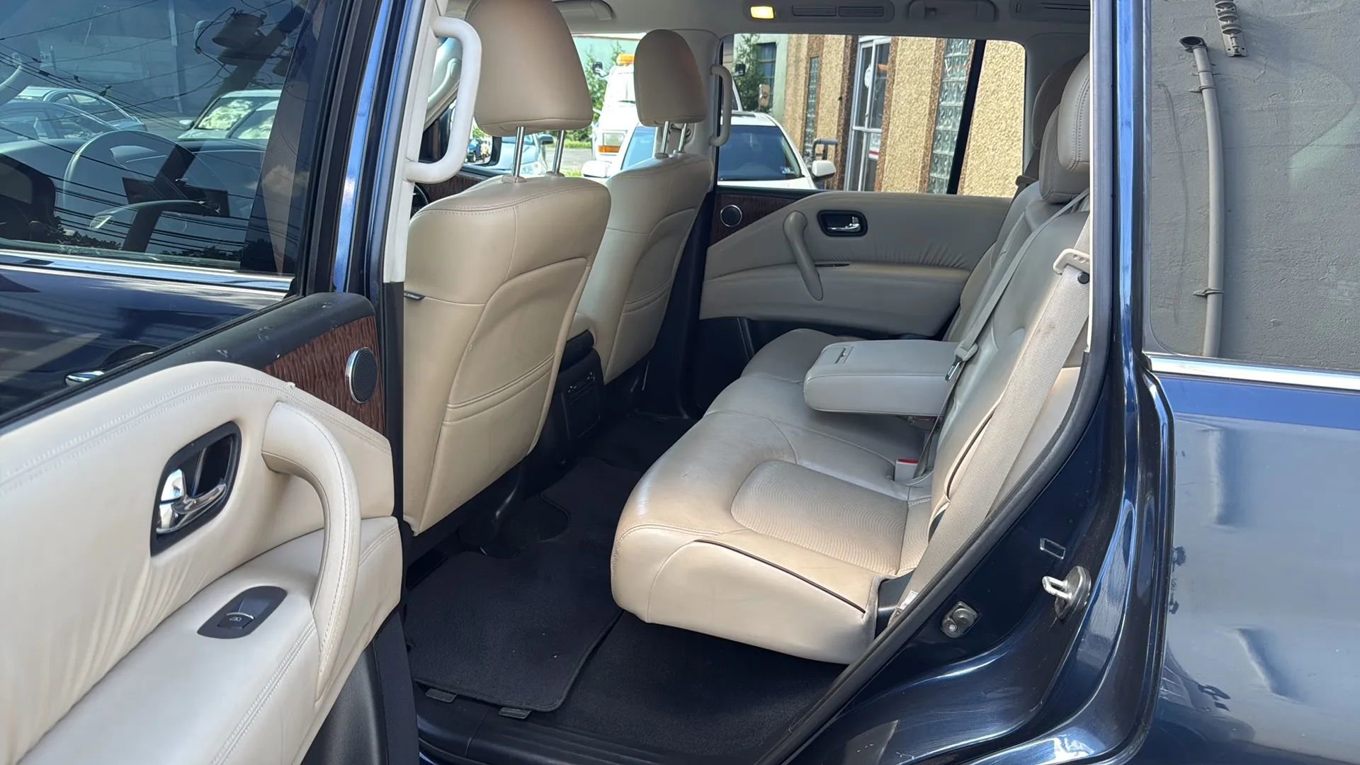 Used 2017 Nissan Armada SL image 28