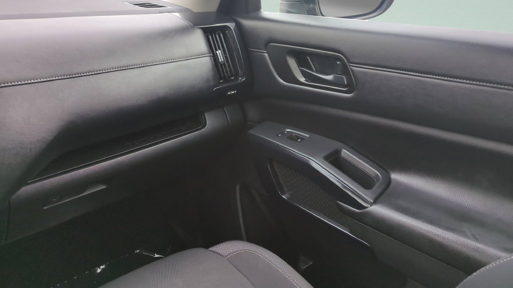 Certified 2025 Nissan Pathfinder SV FWD image 13