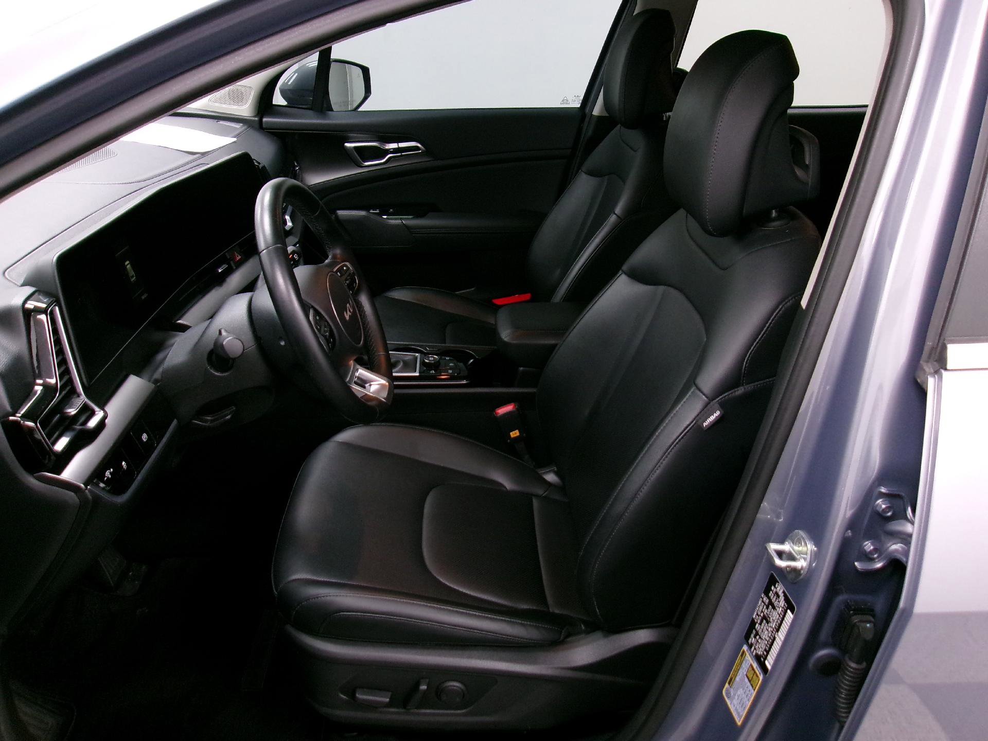 Used 2023 Kia Sportage EX FWD image 9