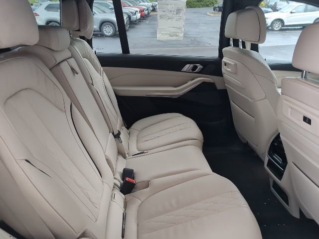 Used 2021 BMW X7 M50i AWD/4WD image 25