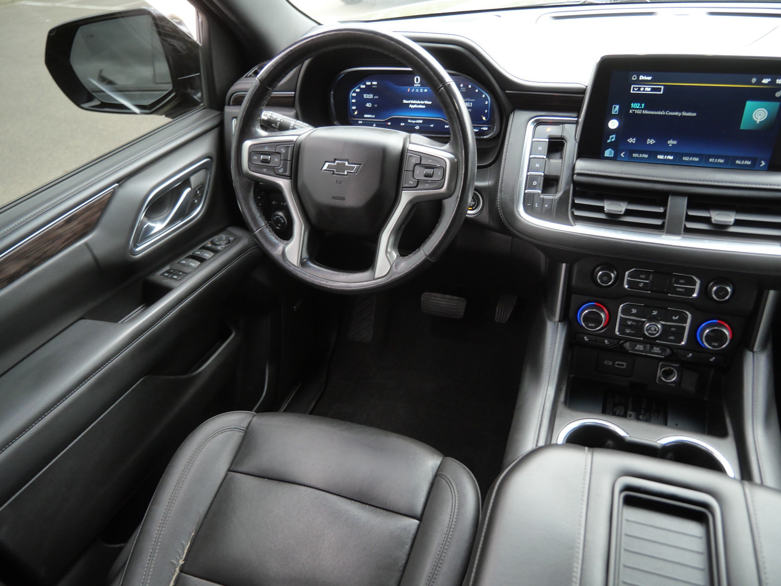 Used 2022 Chevrolet Suburban Z71 w/ Z71 Off-Road Package AWD/4WD image 9