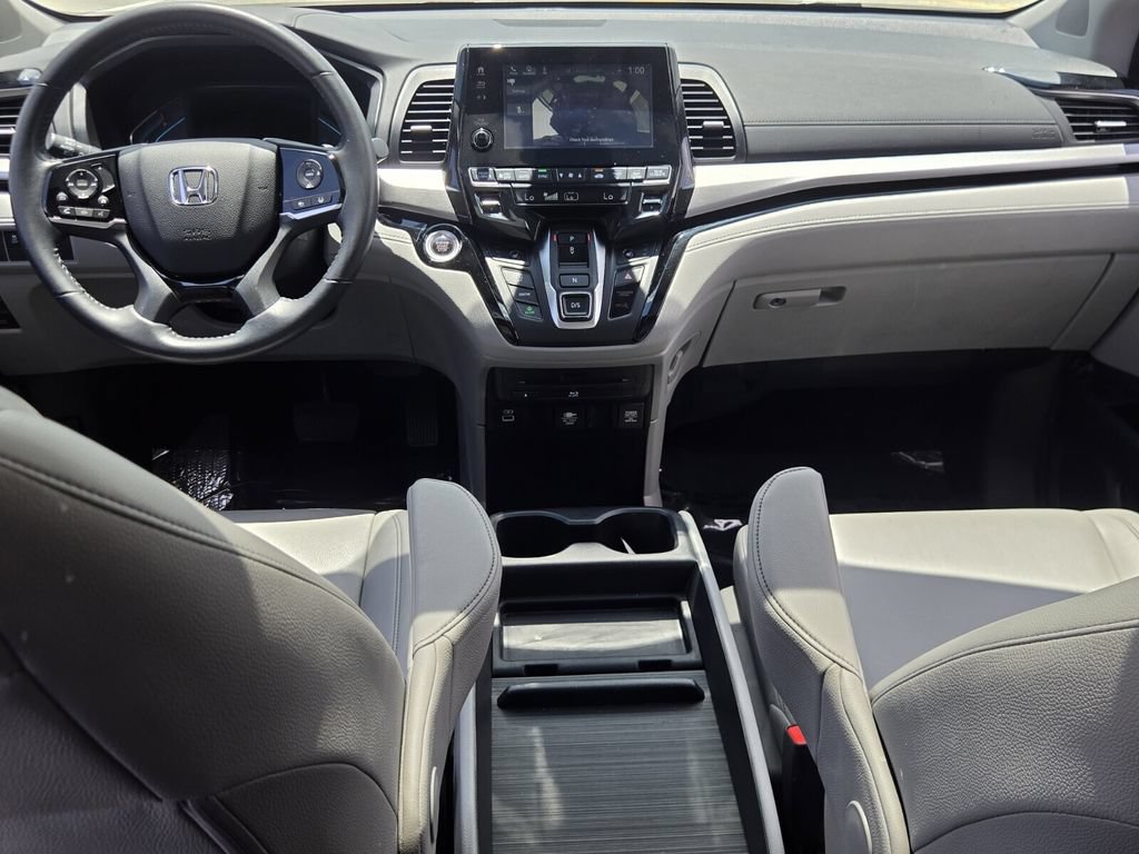 Certified 2024 Honda Odyssey Touring image 13
