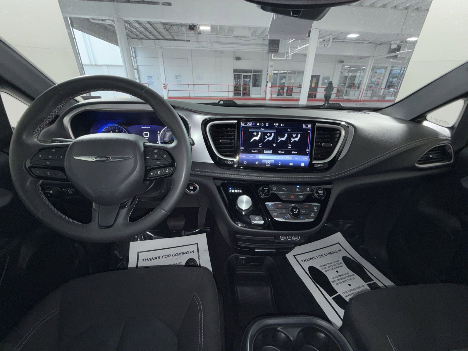Used 2023 Chrysler Pacifica Touring FWD image 22