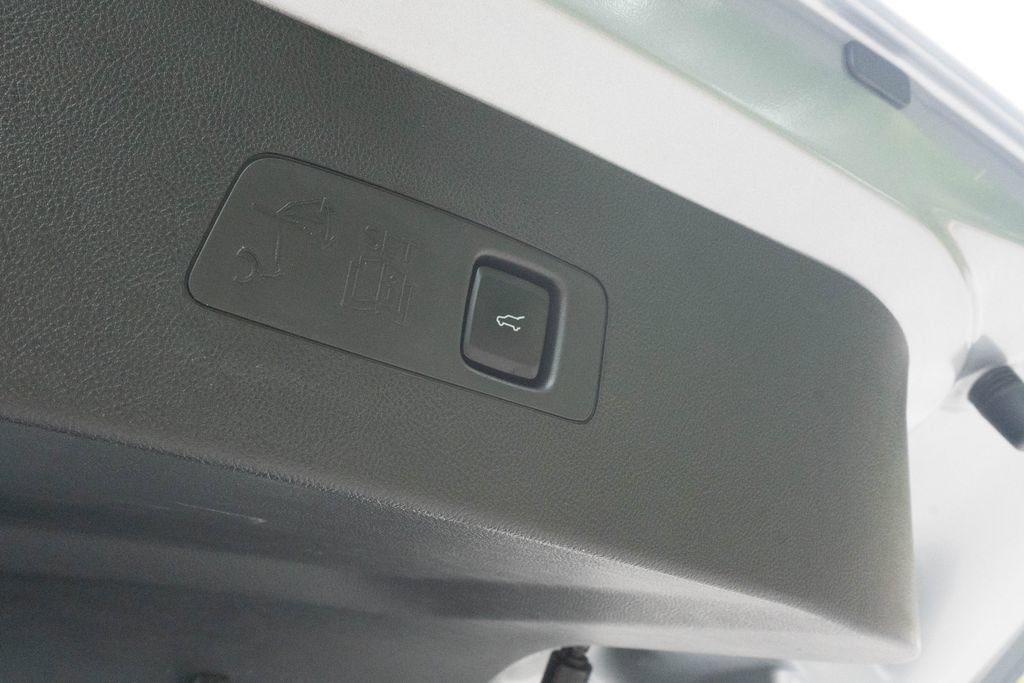 Used 2023 Lincoln Corsair FWD w/ Equipment Group 101A image 15