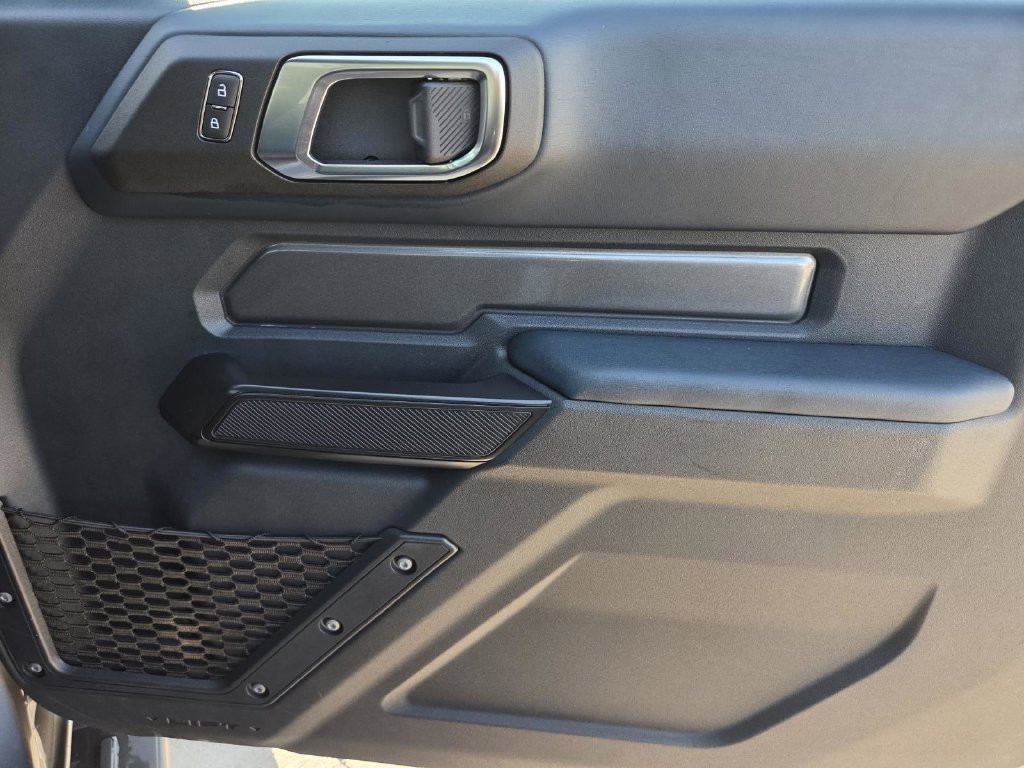 Used 2024 Ford Bronco Heritage Edition AWD/4WD image 6