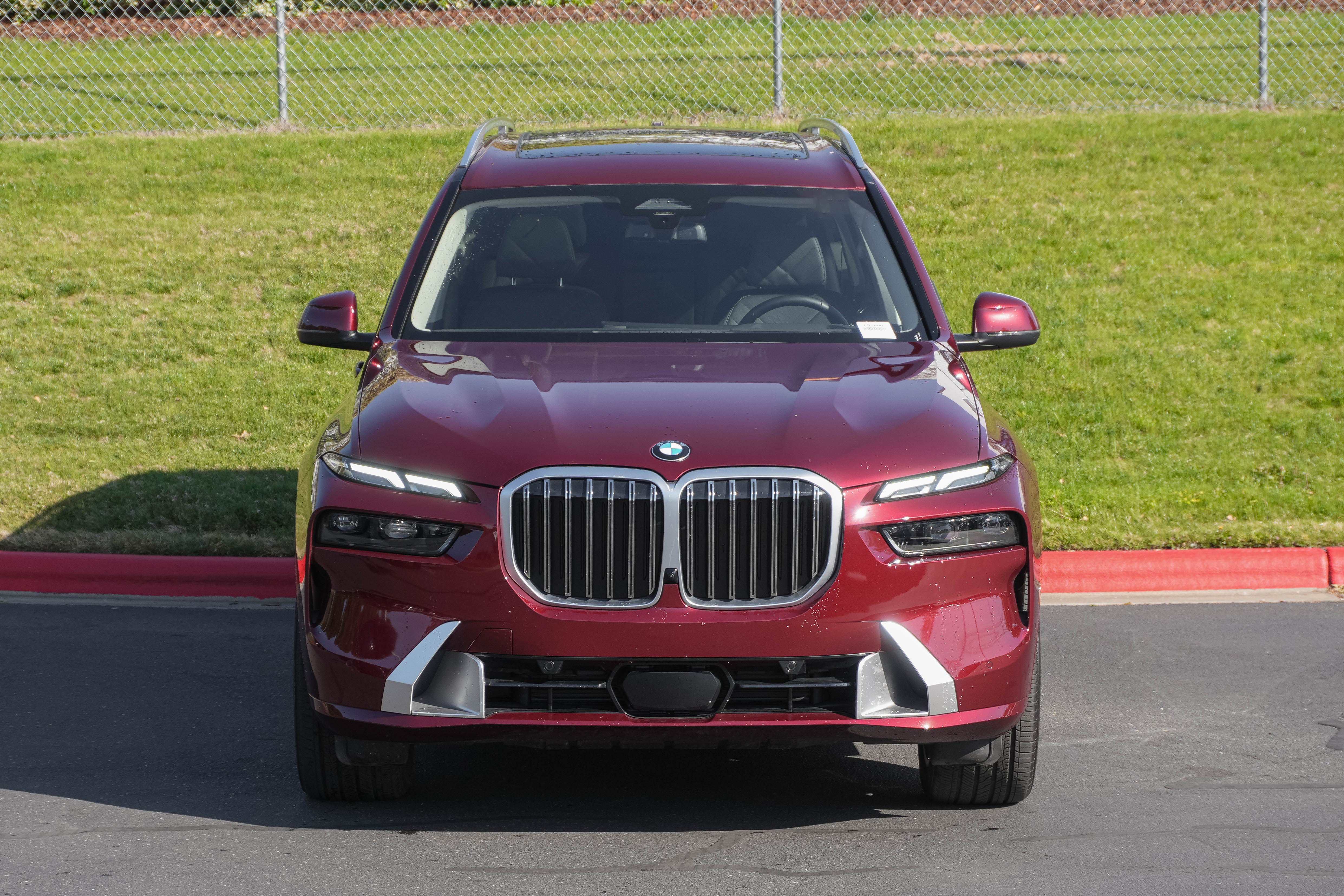 Used 2026 BMW X7 xDrive40i w/ Premium Package image 3