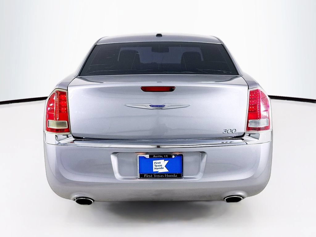Used 2014 Chrysler 300 RWD image 6