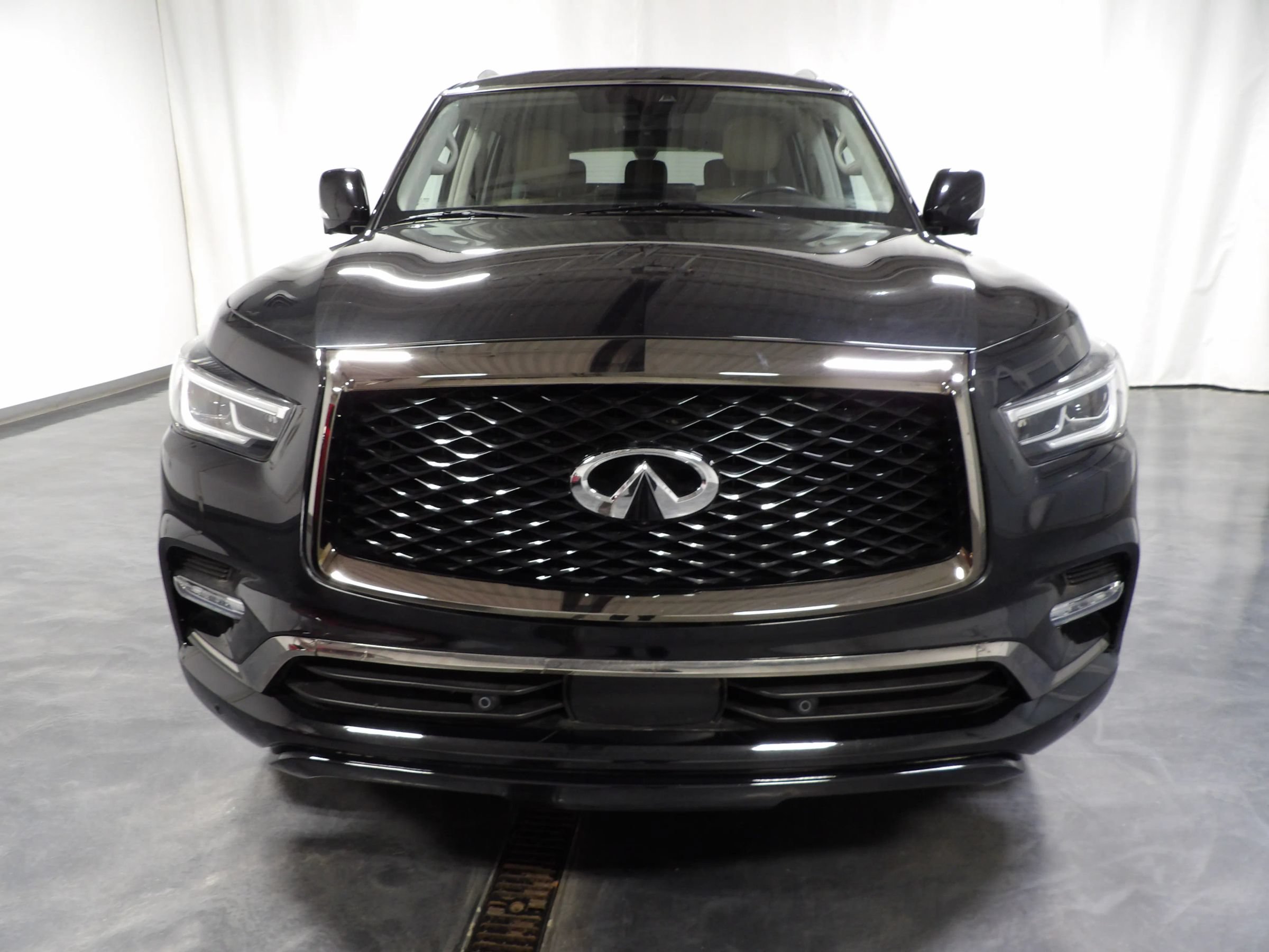 Used 2023 INFINITI QX80 Premium Select w/ Cargo Package AWD/4WD image 3