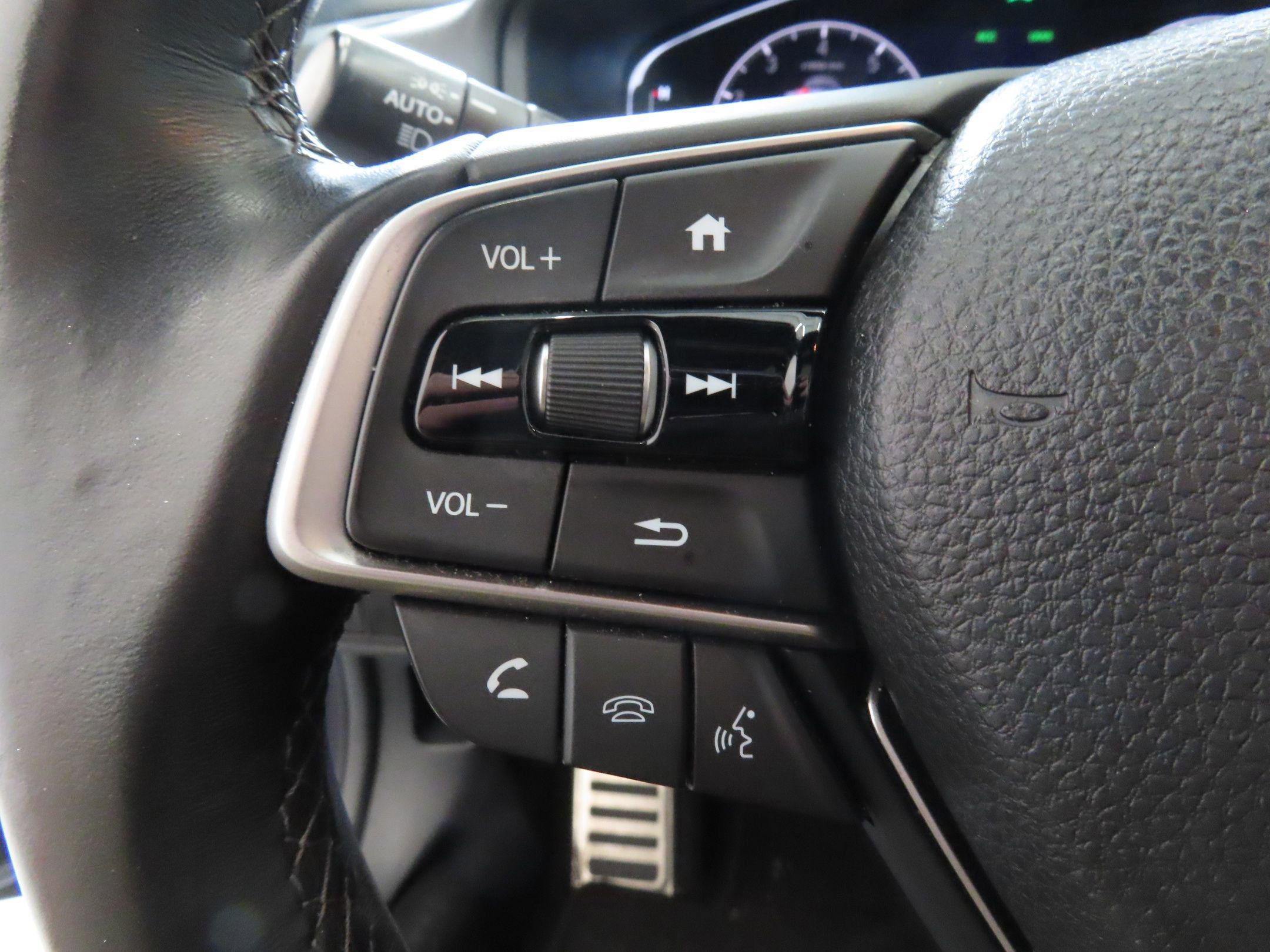 Used 2018 Honda Accord Sport image 15