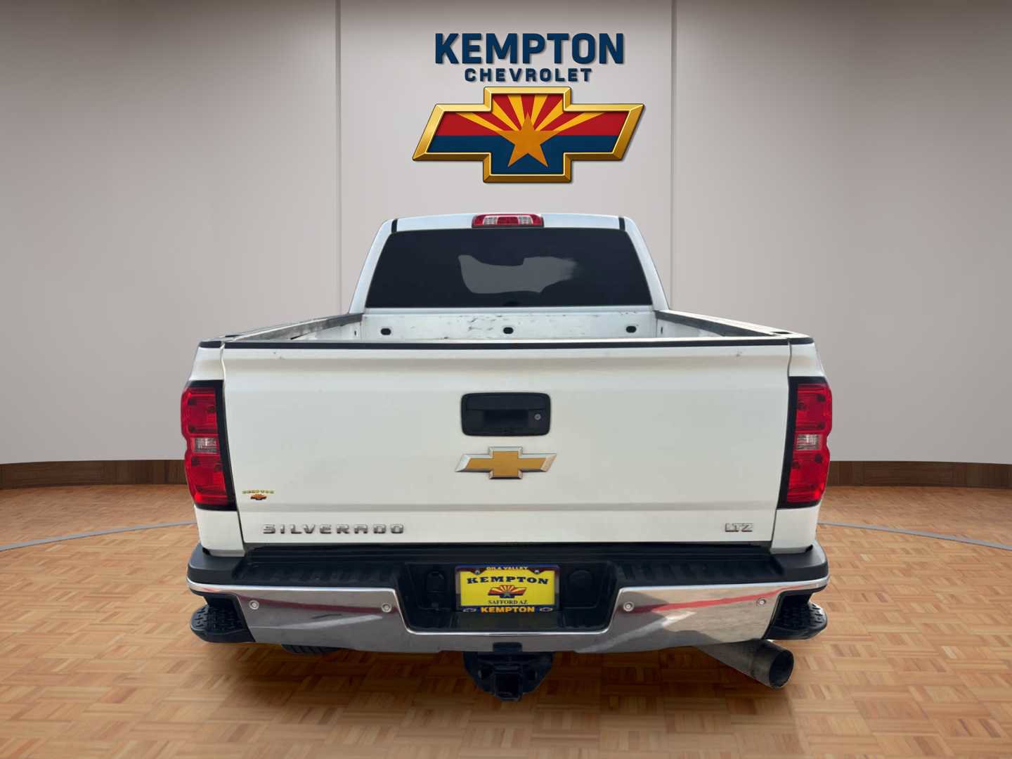 Used 2015 Chevrolet Silverado 2500 LTZ w/ LTZ Plus Package AWD/4WD image 5