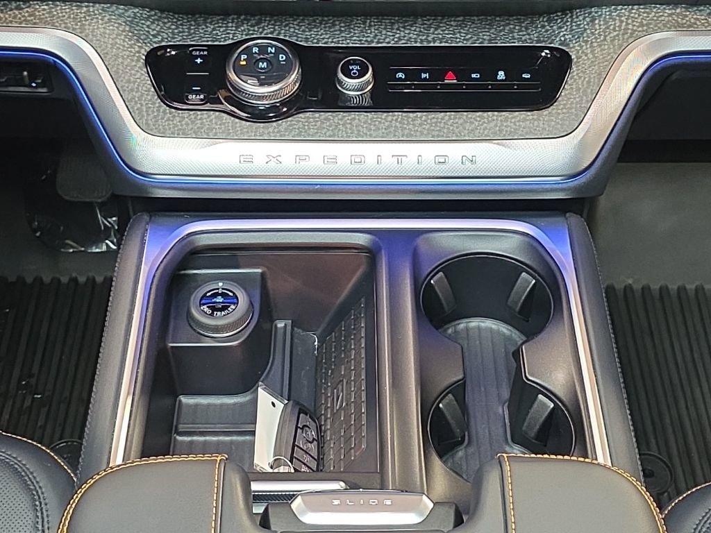 Used 2025 Ford Expedition Tremor image 28