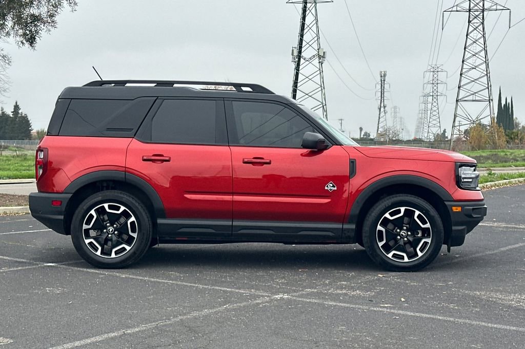 Used 2023 Ford Bronco Sport Outer Banks w/ Tech Package image 3