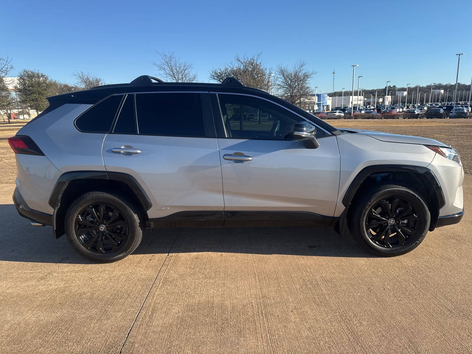 Used 2022 Toyota RAV4 XSE image 6