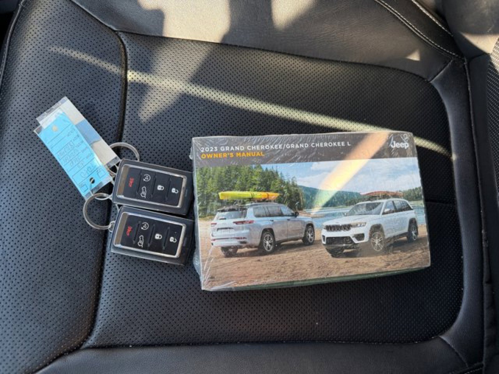 Used 2023 Jeep Grand Cherokee L Limited w/ Luxury Tech Group II image 22