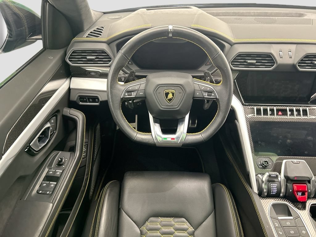 Used 2021 Lamborghini Urus AWD/4WD image 10
