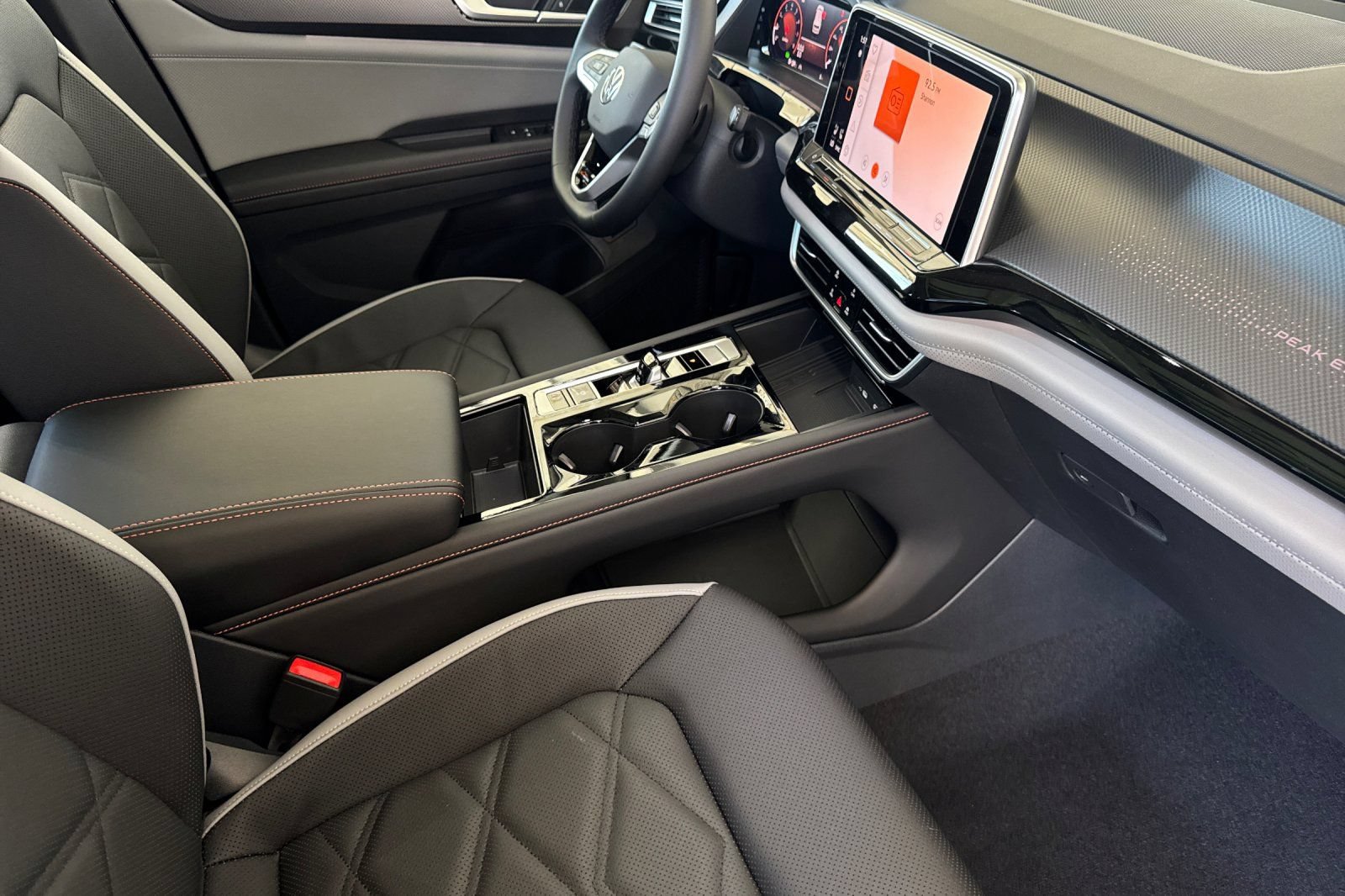 New 2025 Volkswagen Atlas Peak Edition SE AWD/4WD image 17