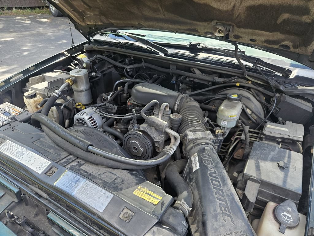 Used 2002 Chevrolet Blazer LS w/ Preferred Equipment Group AWD/4WD image 18