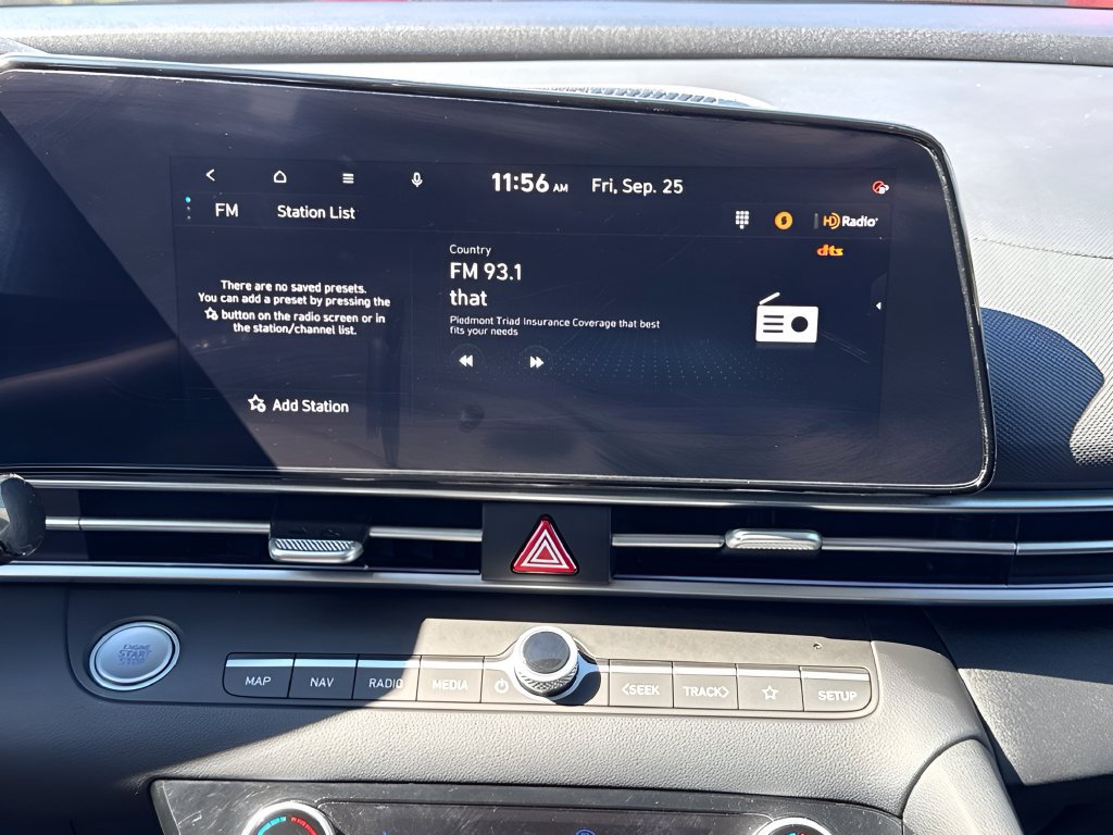 Used 2025 Hyundai Elantra SEL FWD image 17