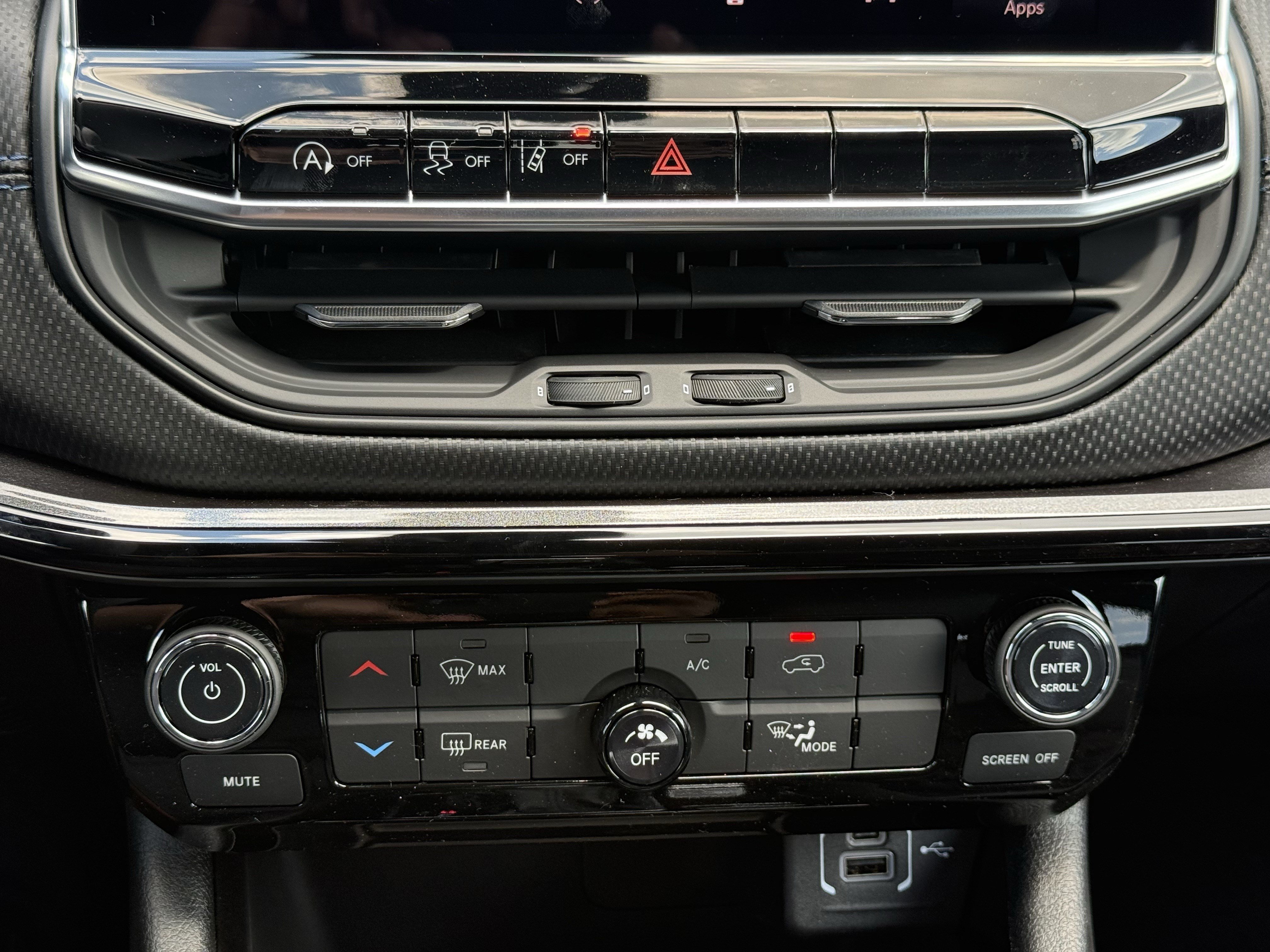 New 2026 Jeep Compass Latitude AWD/4WD image 26