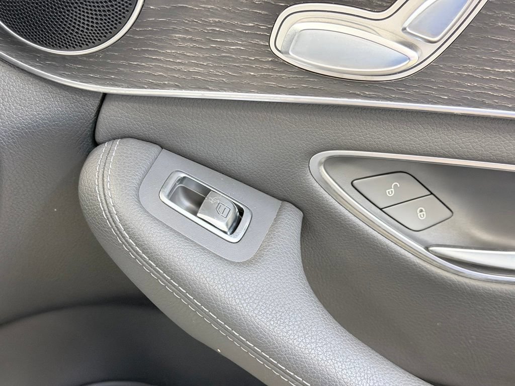 Used 2020 Mercedes-Benz C 300 Sedan image 39
