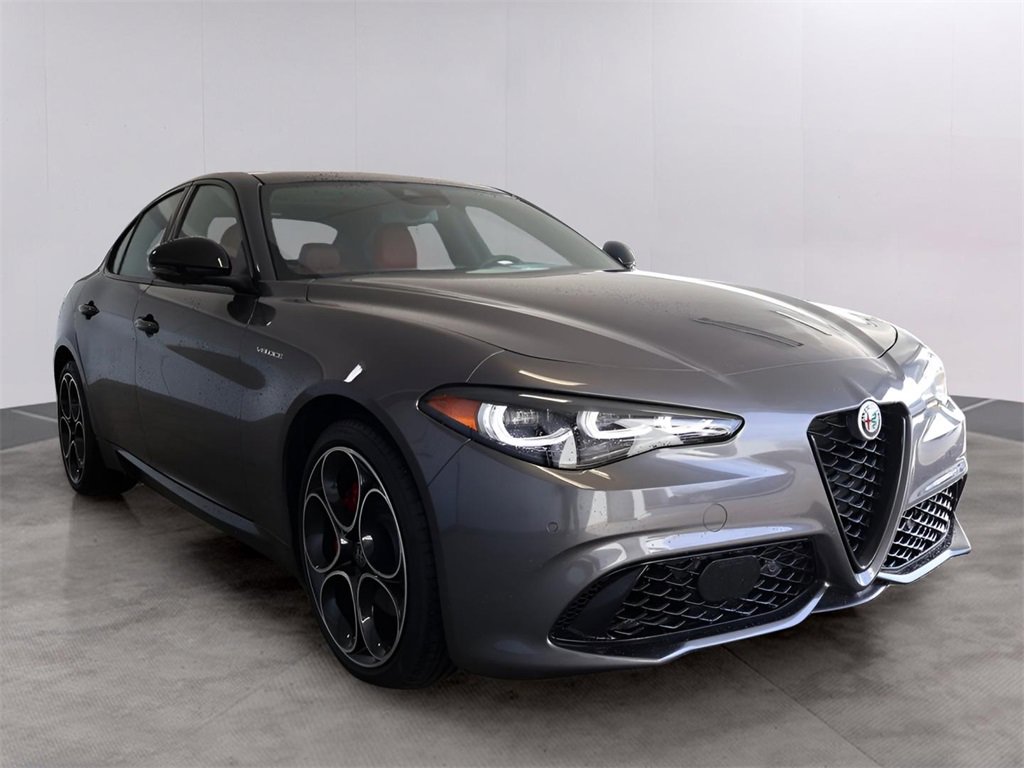 New 2024 Alfa Romeo Giulia Veloce image 3