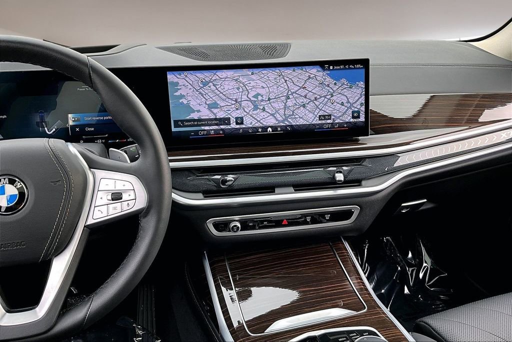 Used 2024 BMW X7 xDrive40i w/ Parking Assistance Package image 9