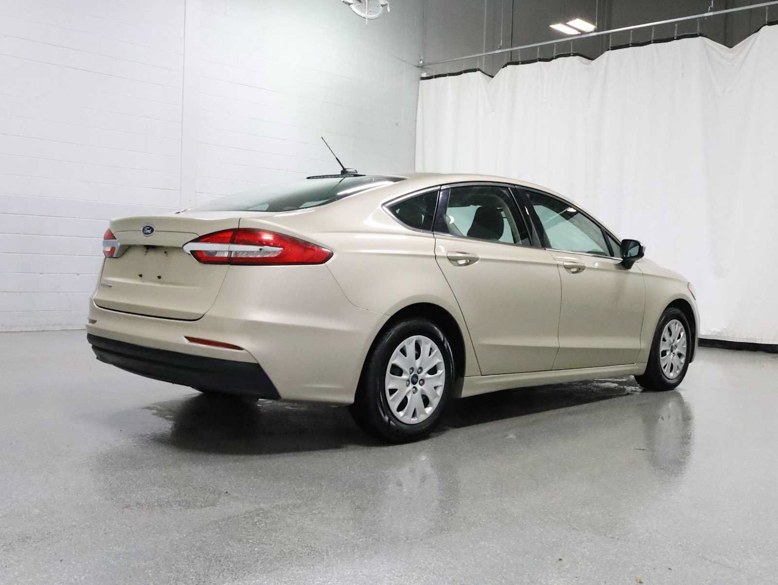 Used 2019 Ford Fusion S FWD image 9