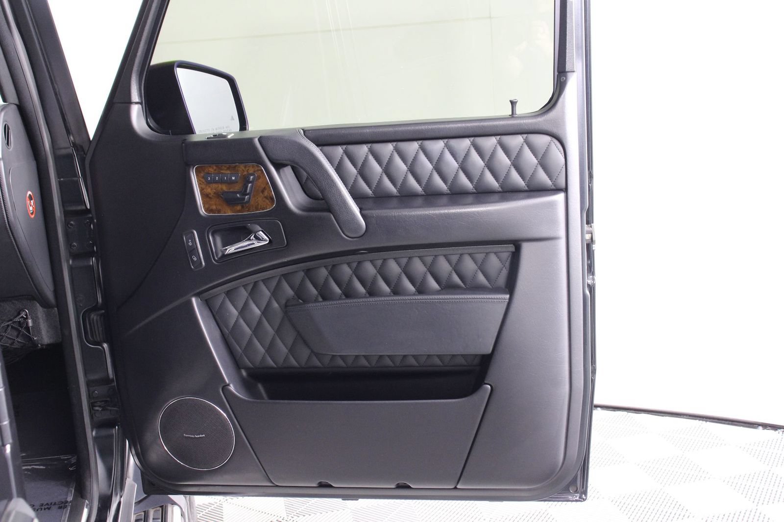 Used 2015 Mercedes-Benz G 63 AMG 4MATIC image 21