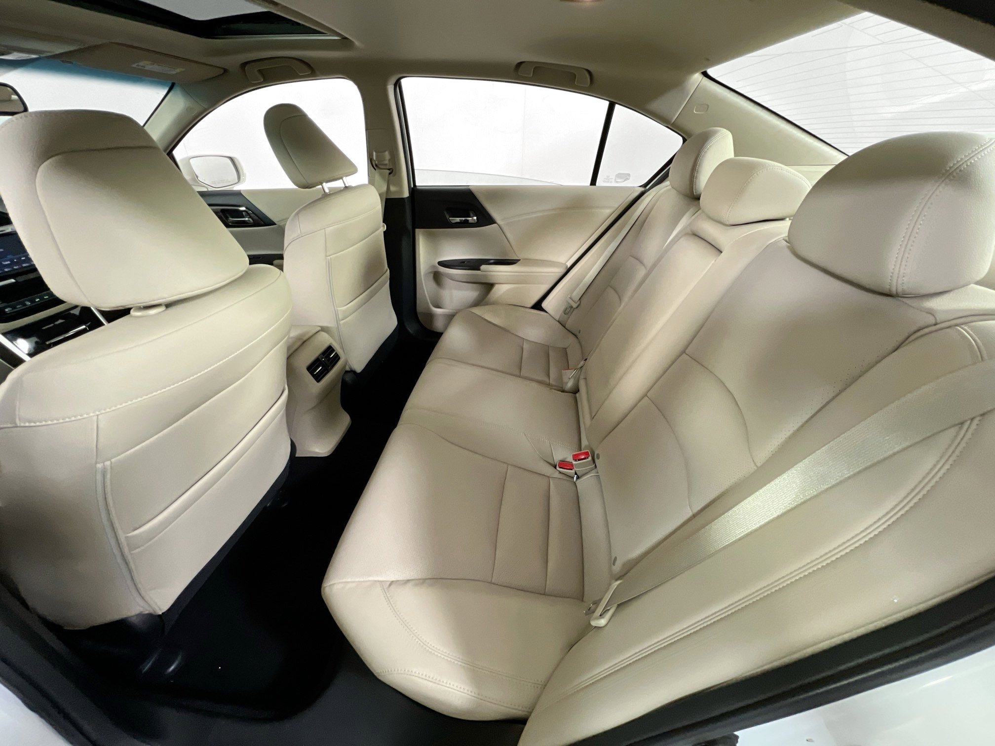 Used 2017 Honda Accord EX-L image 24